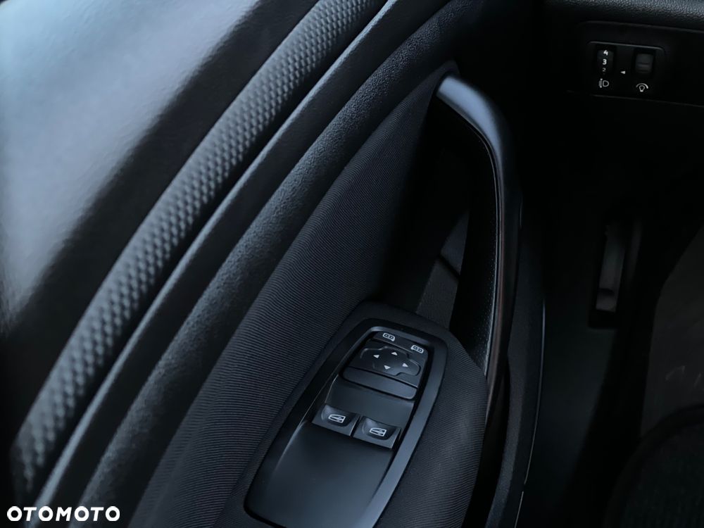 Renault Megane ENERGY TCe 115 Start & Stop LIMITED - 13