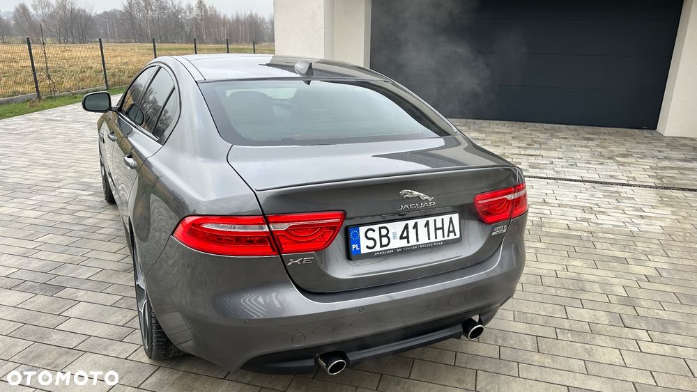 Jaguar XE - 10