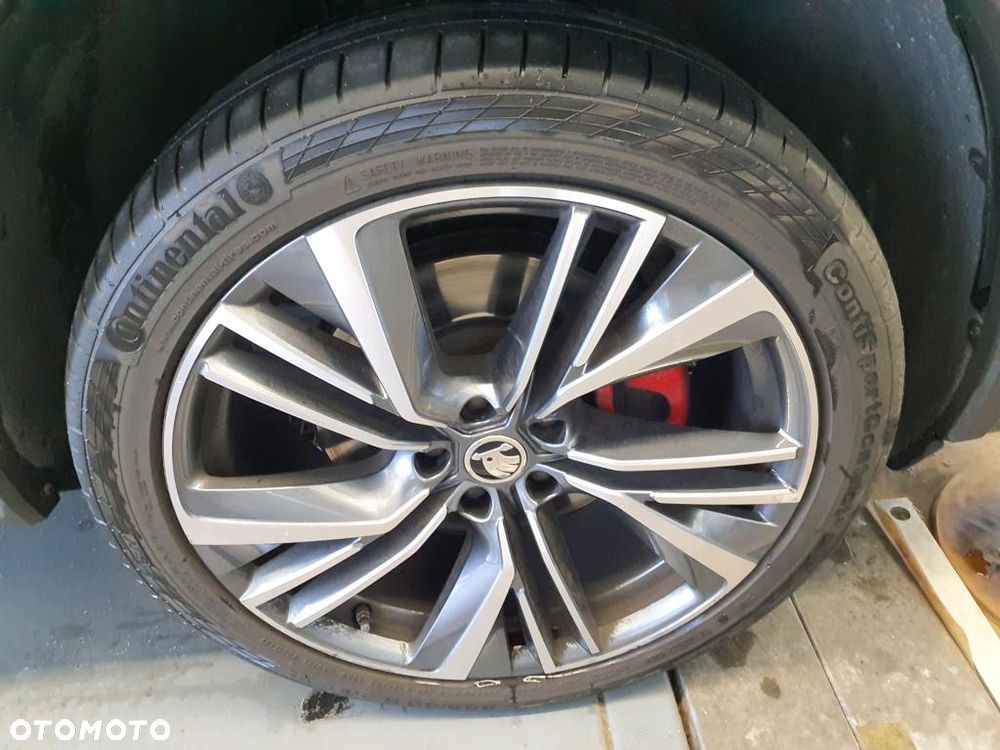Skoda Kodiaq 2.0 TSI 4x4 DSG RS - 9