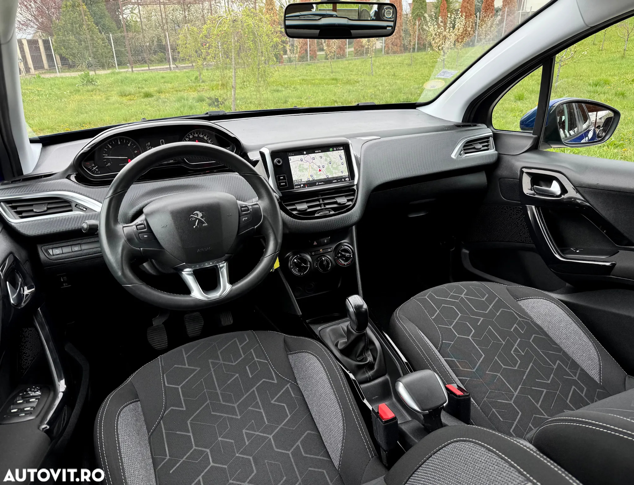 Peugeot 2008 1.5 BlueHDI FAP Allure - 8