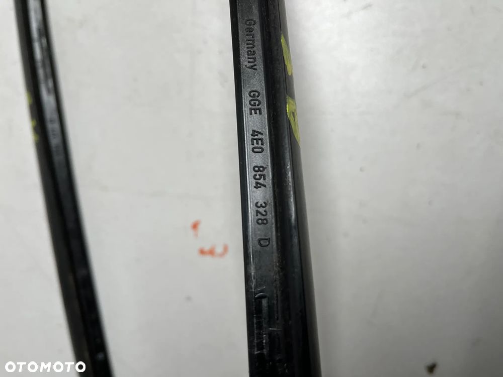 AUDI A8 D3 LIFT LISTWA SZYBY CZOŁOWEJ LEWA - 2