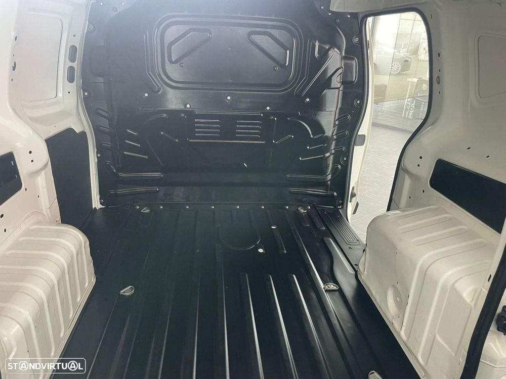 Fiat Fiorino 1.3 M-jet - 11