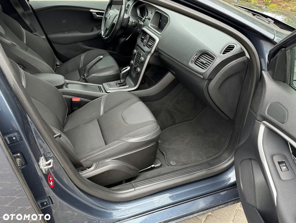 Volvo V40 D2 Geartronic Linje Svart - 14