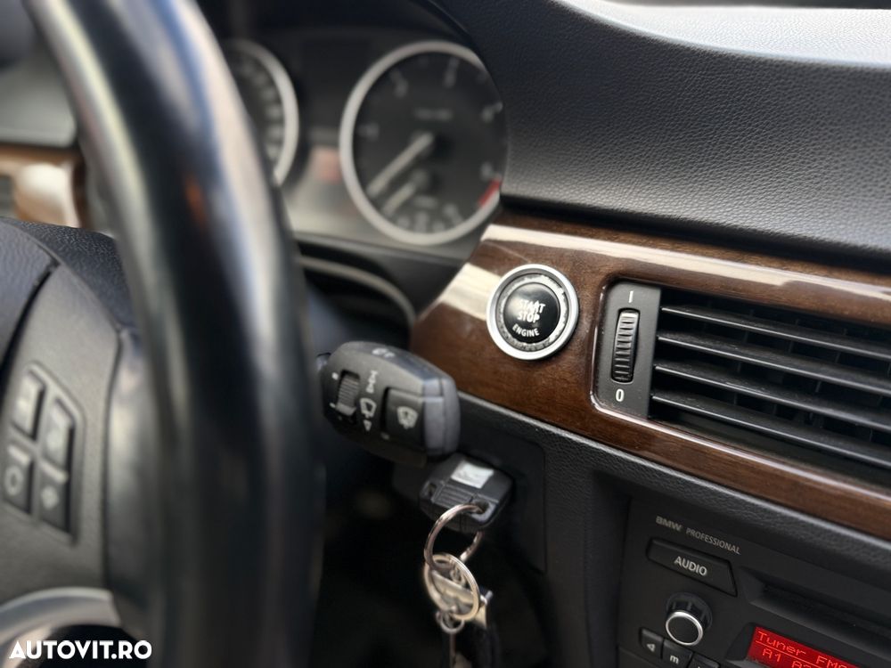 BMW Seria 3 318d DPF Touring Edition Exclusive - 10