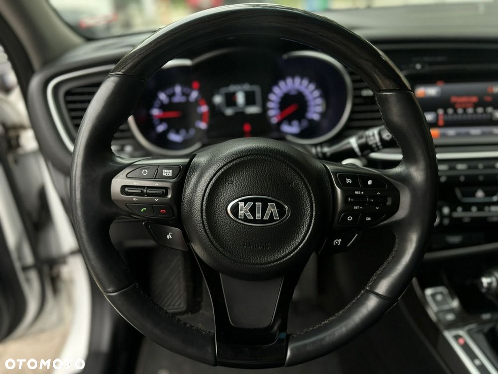 Kia Optima - 16