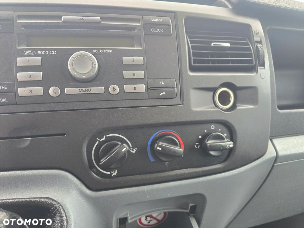 Ford Transit - 13