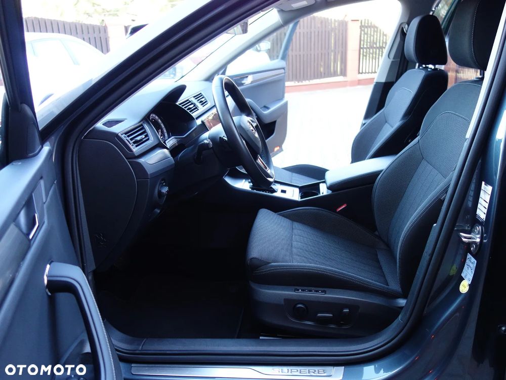 Skoda Superb 2.0 TDI 4x4 DSG Premium Edition - 25