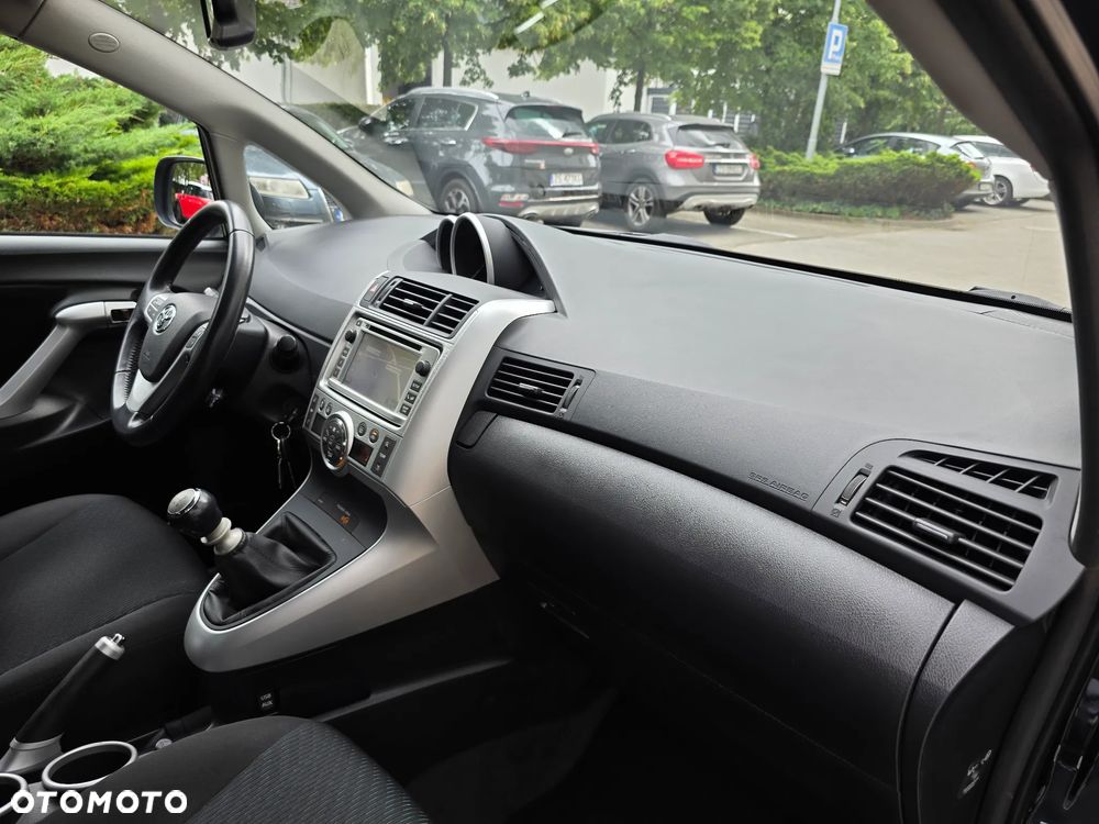 Toyota Verso 1.8 5-Sitzer Executive - 24