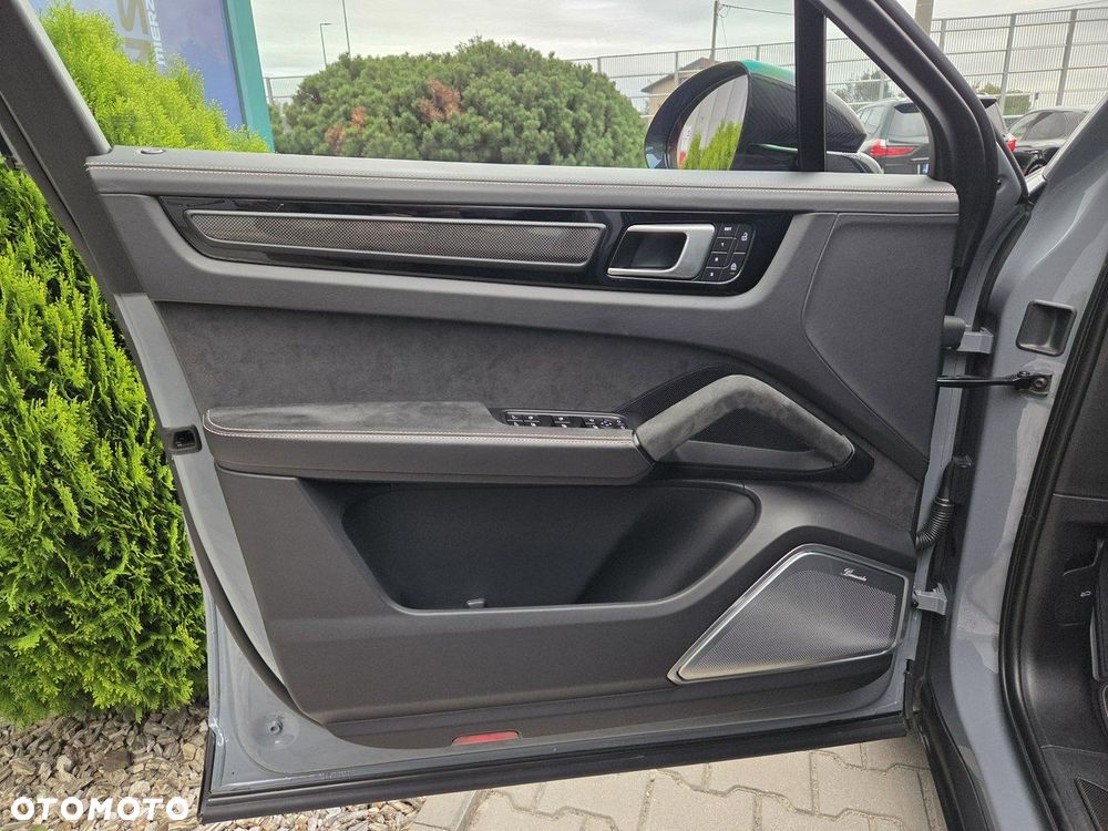 Porsche Cayenne - 33