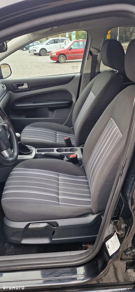 Ford Focus - 27