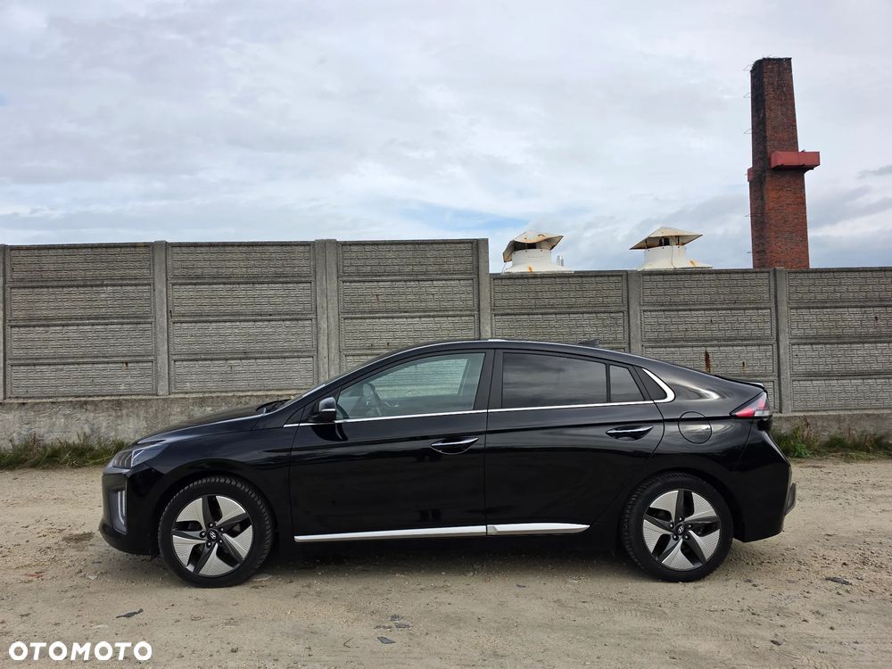 Hyundai IONIQ hybrid Platinum - 32
