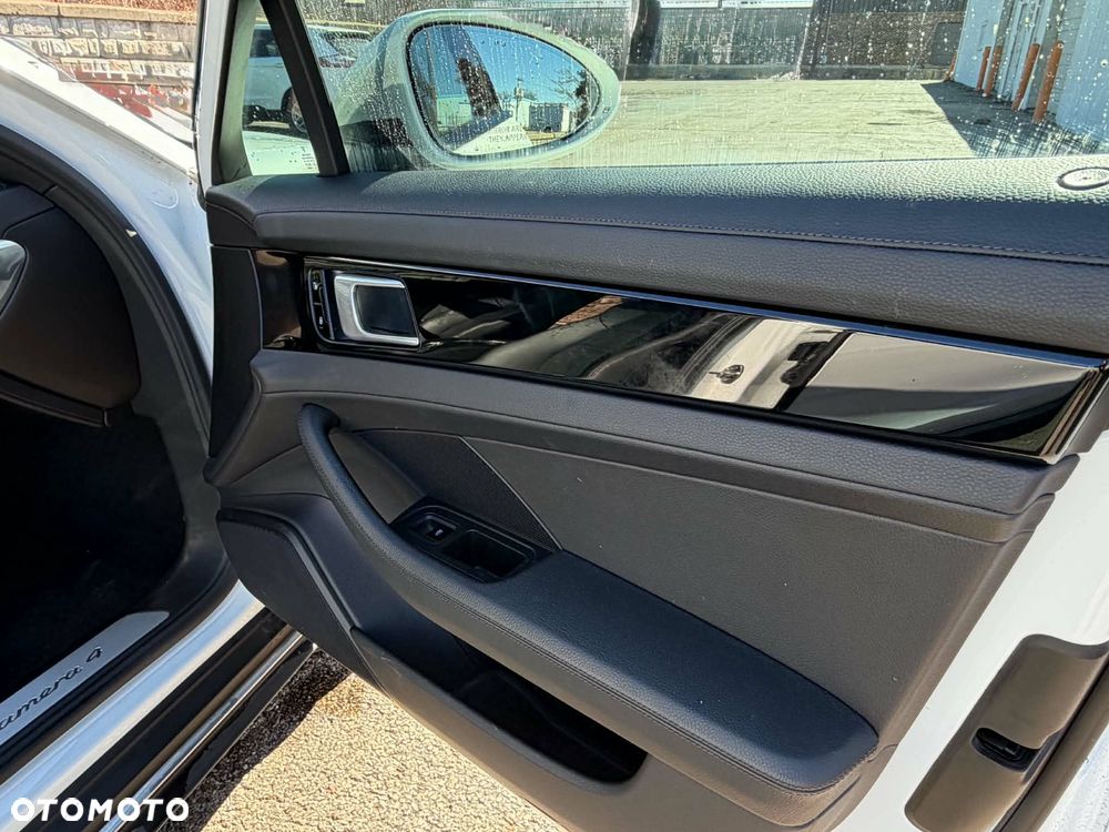 Porsche Panamera - 20