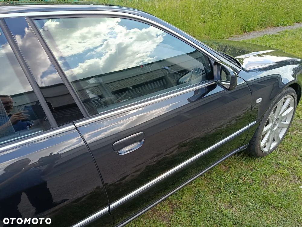 Audi A8 4.2 Quattro - 11