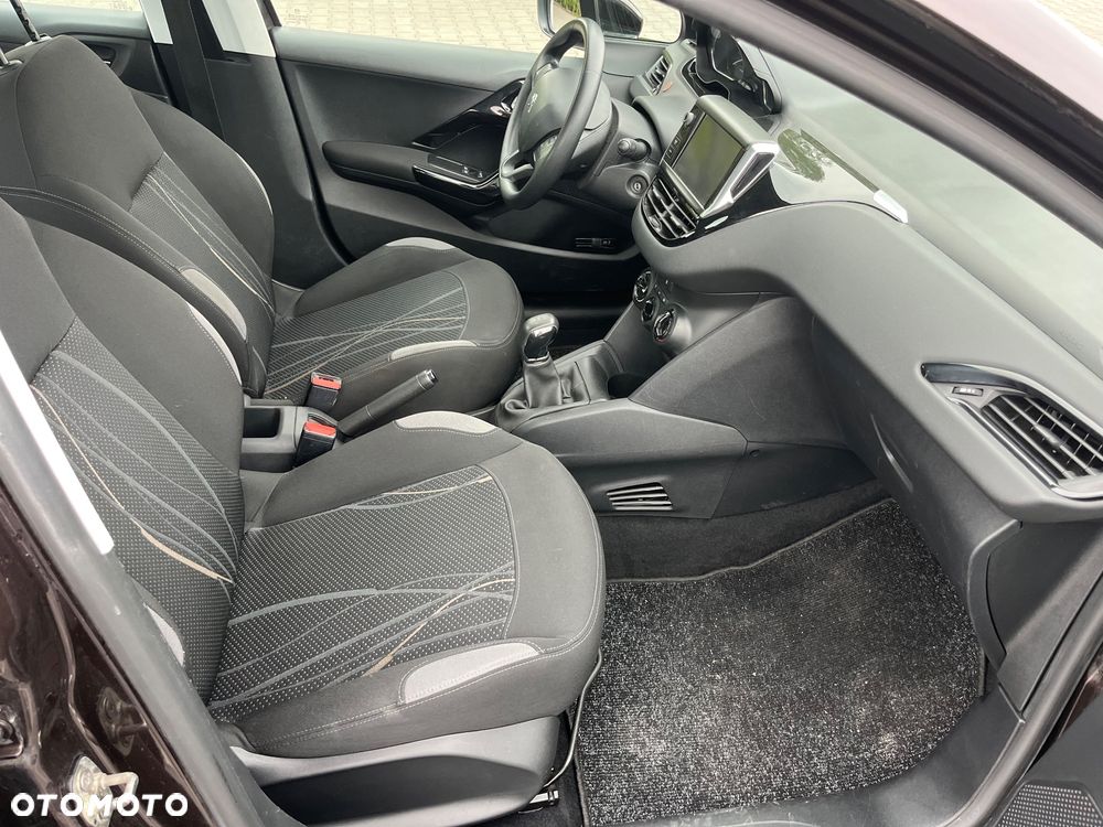 Peugeot 208 95 VTI Allure - 16