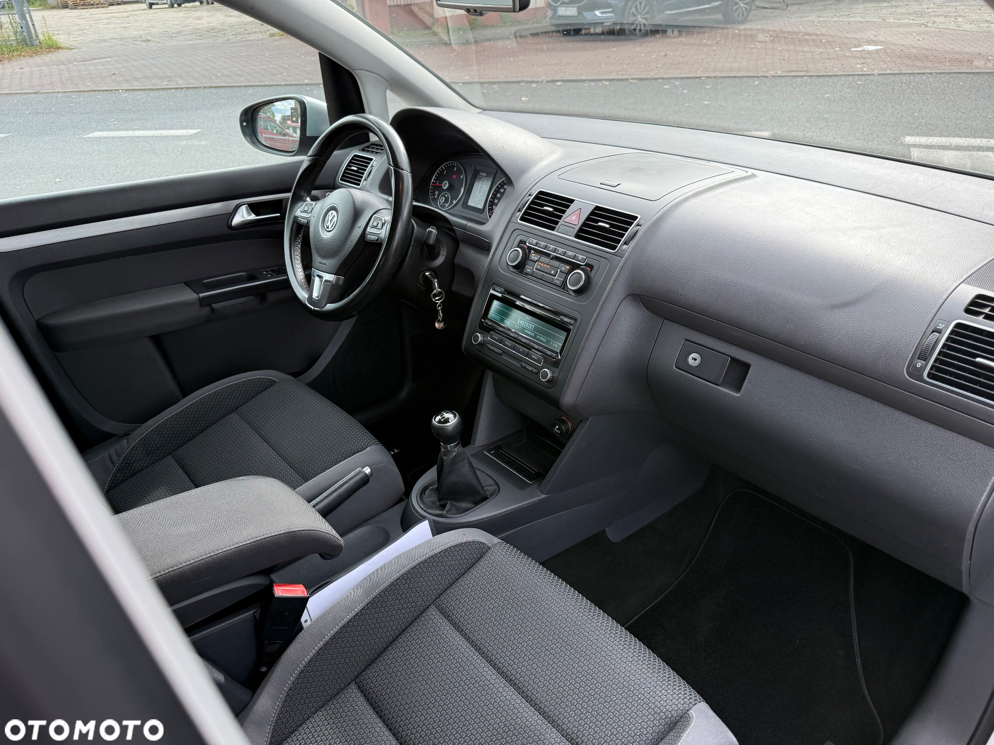Volkswagen Touran 1.6 TDI DPF BlueMotion Technology Trendline - 8