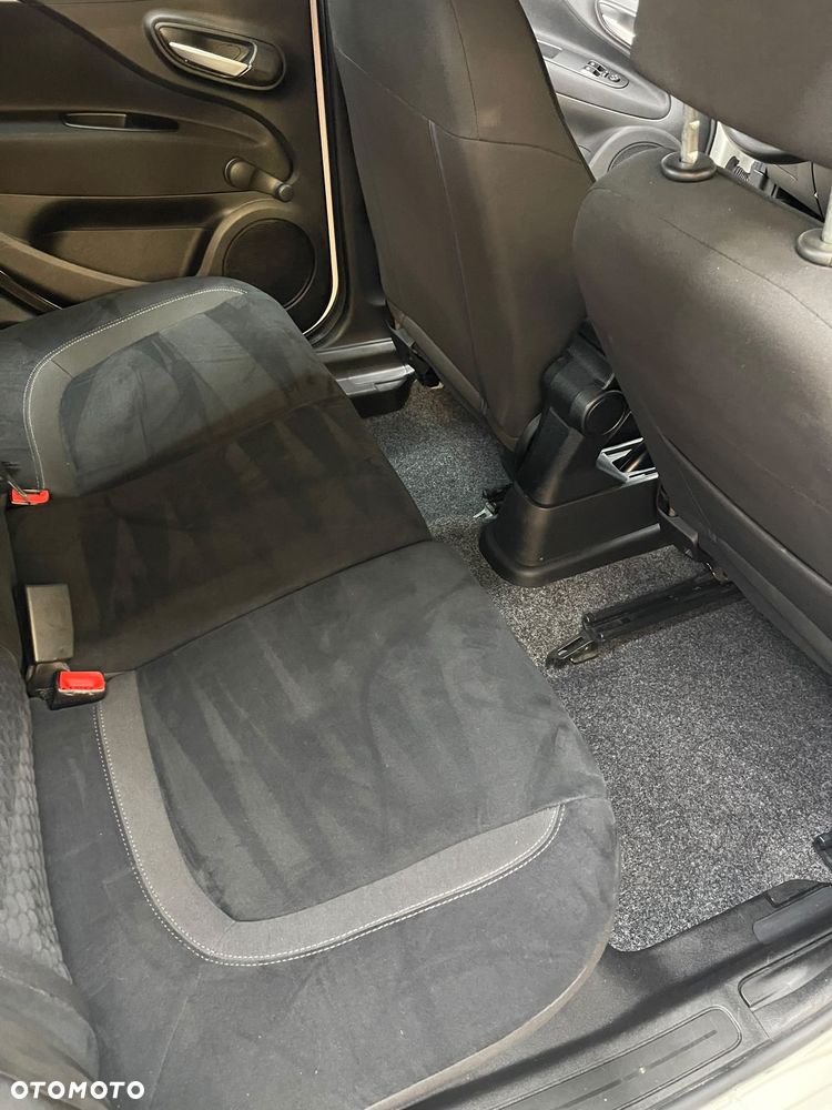 Fiat Punto 1.4 Easy S&S - 28
