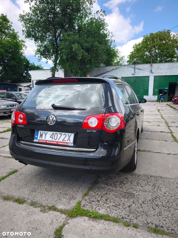 Volkswagen Passat - 4