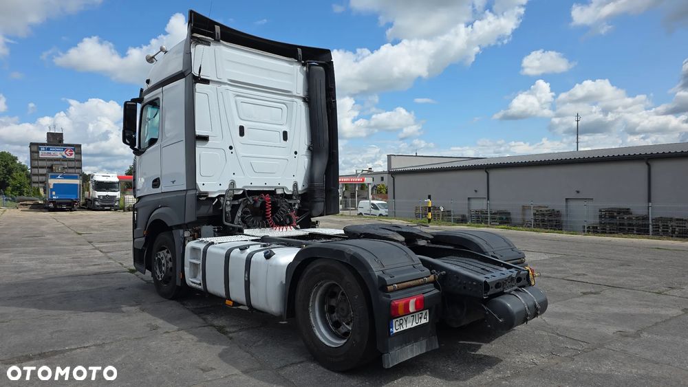 Mercedes-Benz Actros - 4