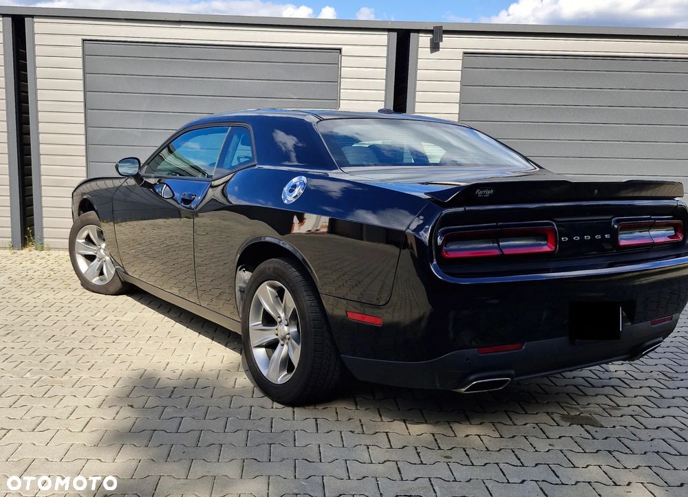 Dodge Challenger - 2