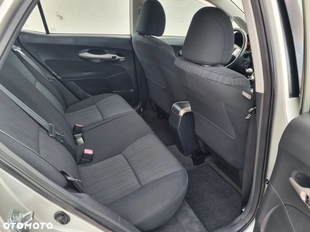 Toyota Auris 2.0 D-4D Premium + - 11