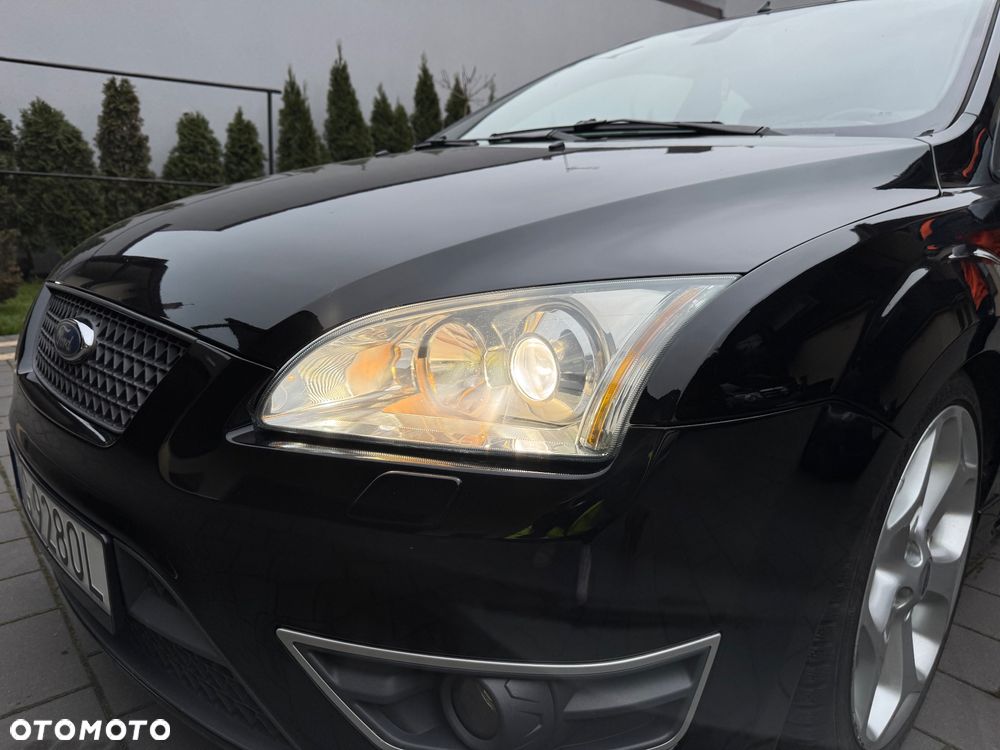 Ford Focus 2.5 ST - 13