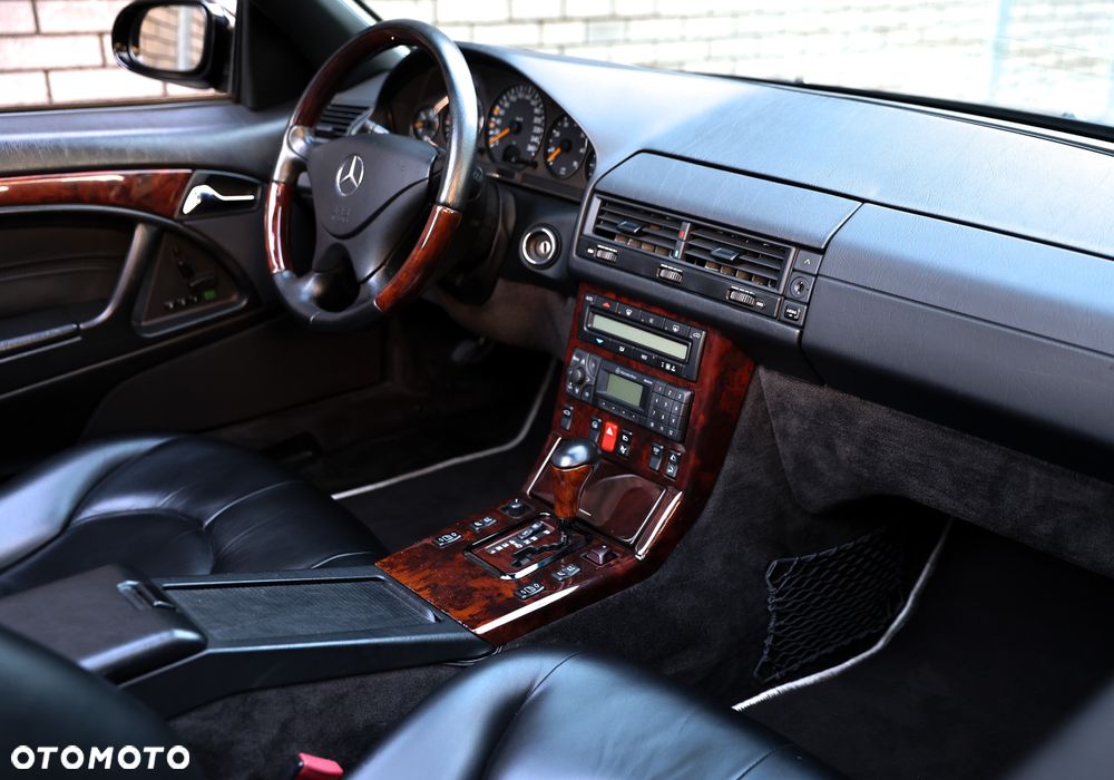 Mercedes-Benz SL - 13