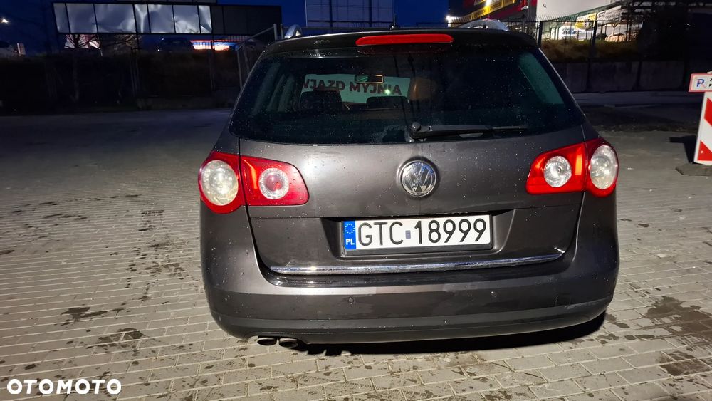 Volkswagen Passat 2.0 TDI DPF DSG Highline - 9
