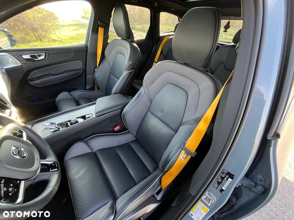 Volvo XC 60 T8 Plug-In Hybrid AWD Polestar Engineered - 11