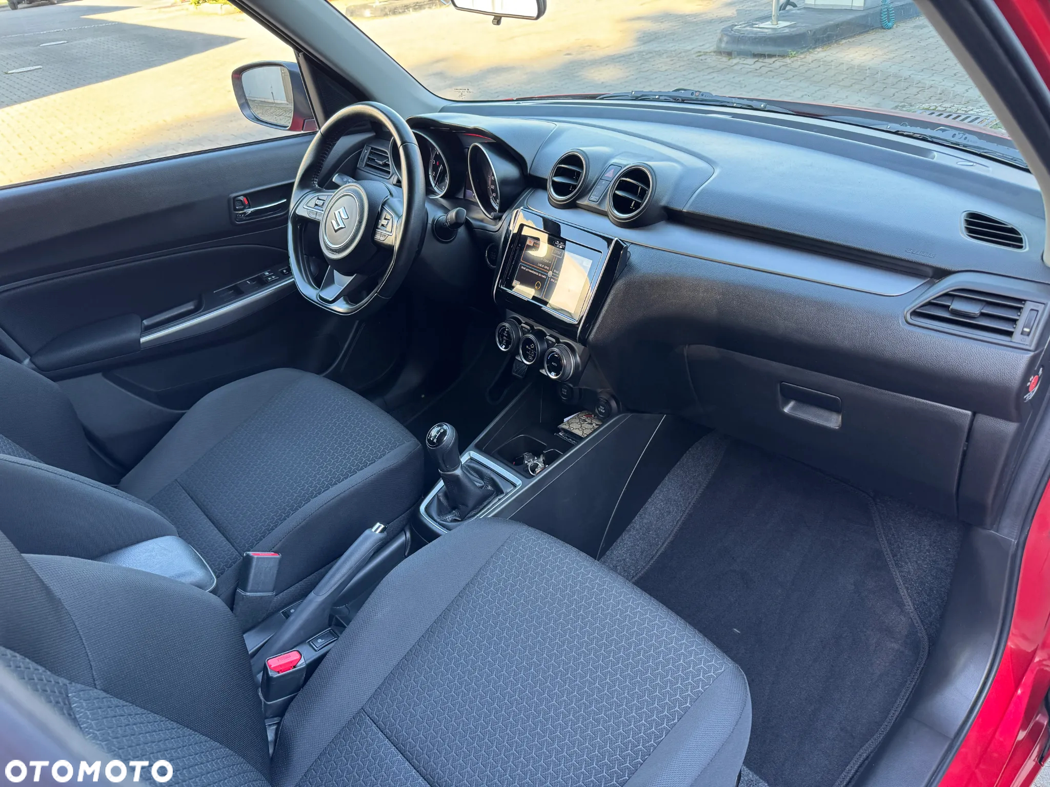 Suzuki Swift 1.2 Dualjet SHVS Premium Plus - 10