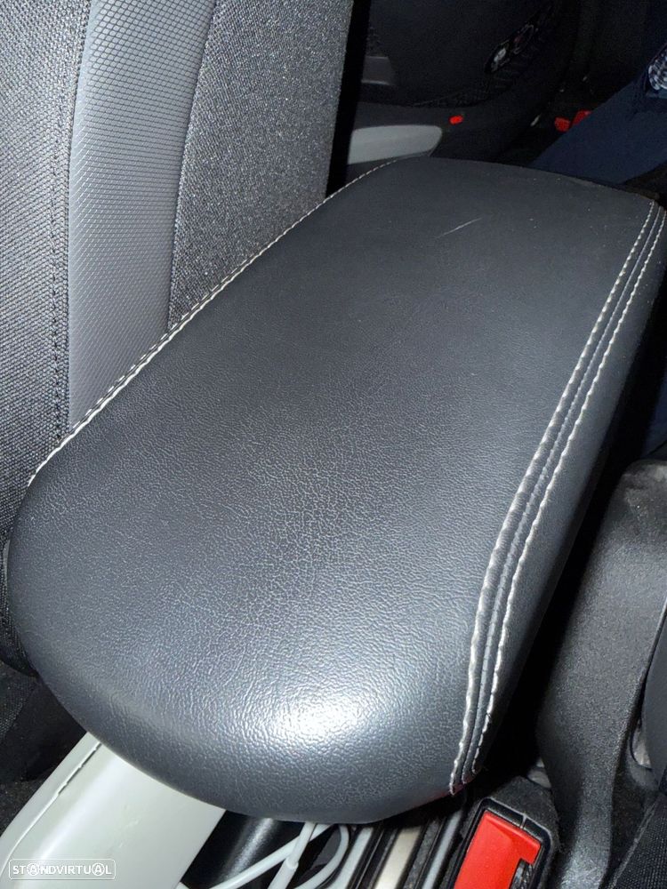 Jeep Renegade 1.0 T Limited - 20