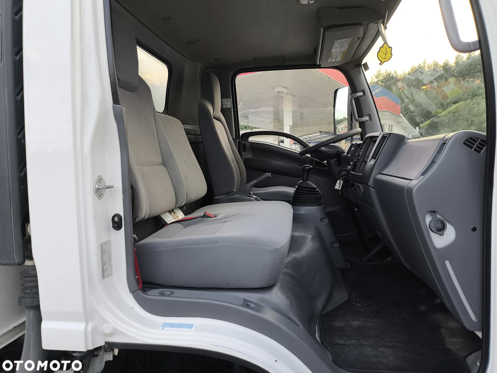 Isuzu N35 - 27