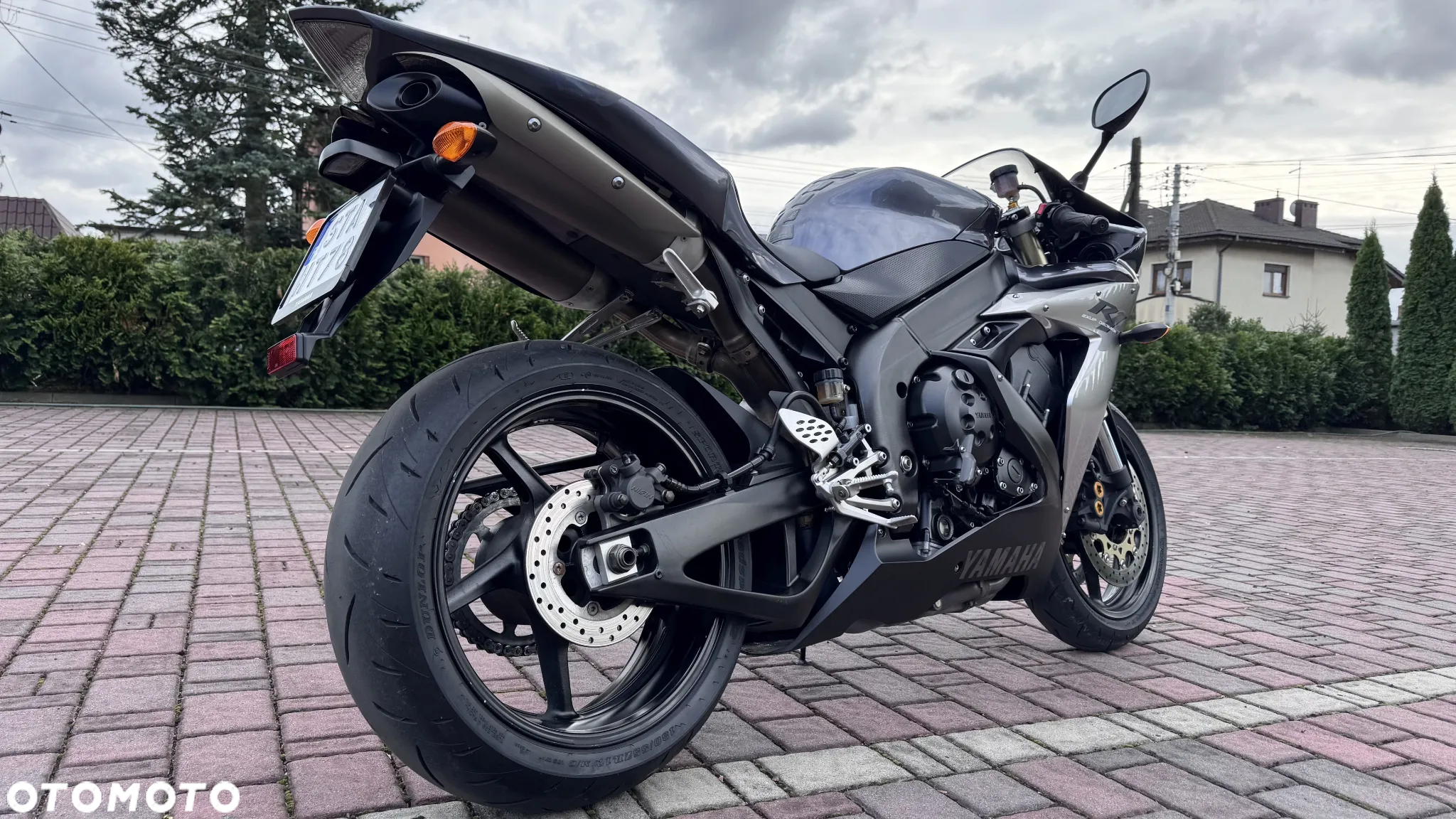 Yamaha R1 - 28