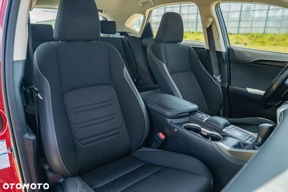 Lexus NX 300h Business Edition AWD - 30