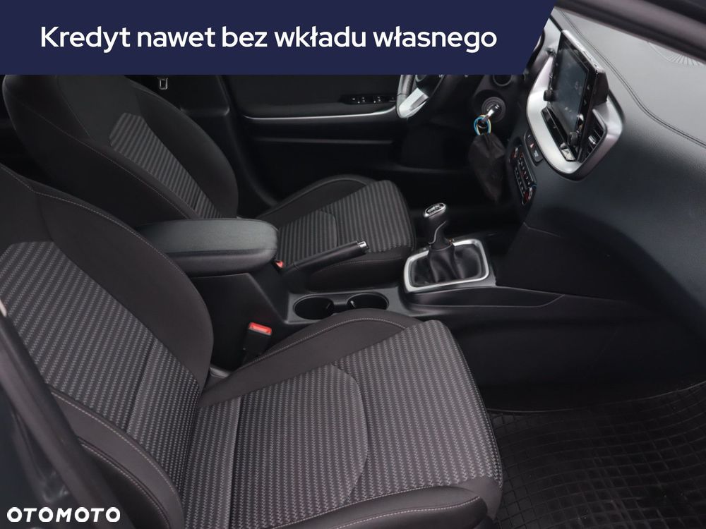 Kia Ceed - 11