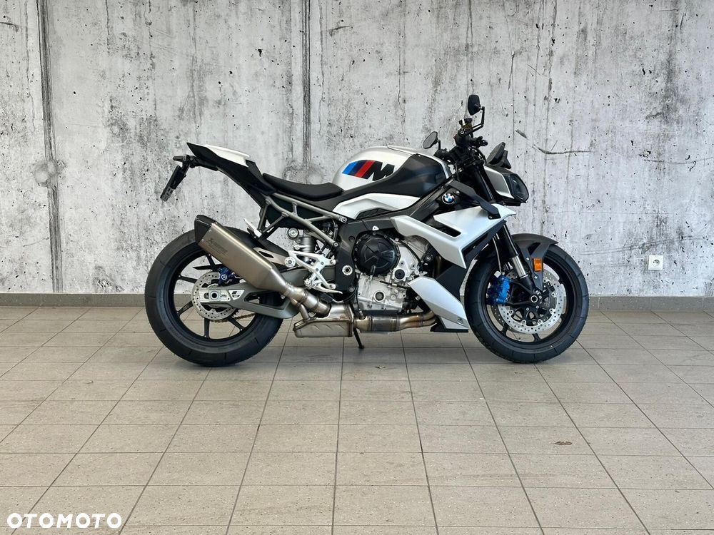 BMW S - 2