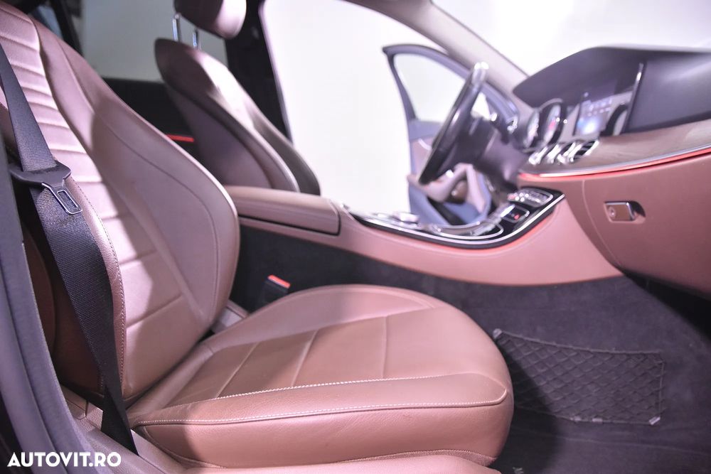 Mercedes-Benz E 400 4MATIC Aut. - 11