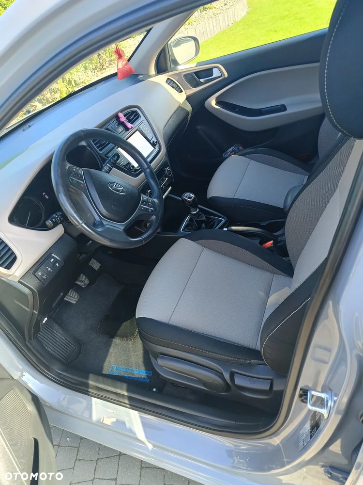 Hyundai i20 1.1 CRDi YES Gold - 4