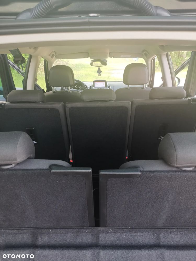 Opel Zafira - 11