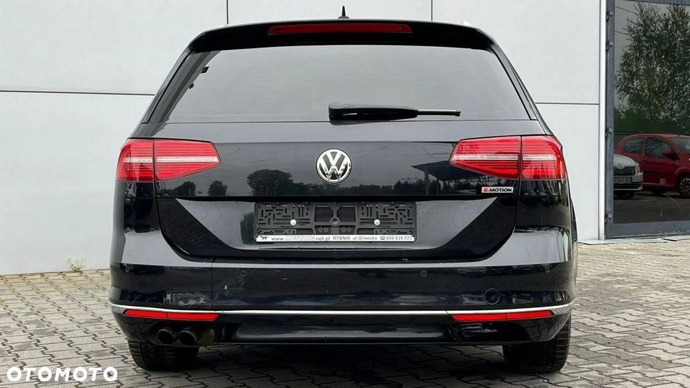 Volkswagen Passat - 11