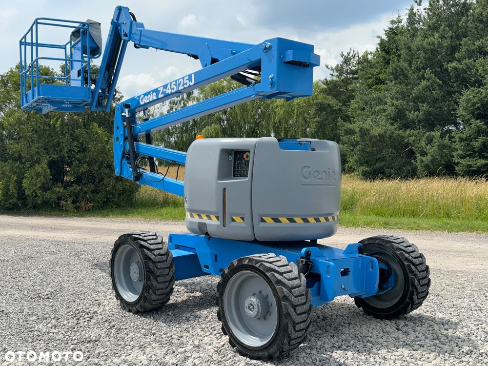 Genie Z45/25 4x4 silnik Deutz 16 metrów - 1