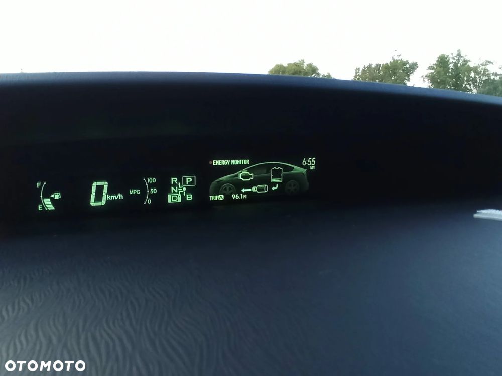 Toyota Prius - 25