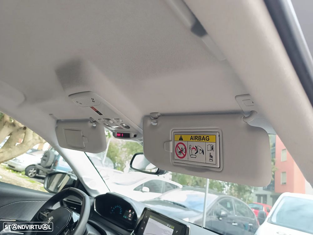 Peugeot e-208 Allure - 19