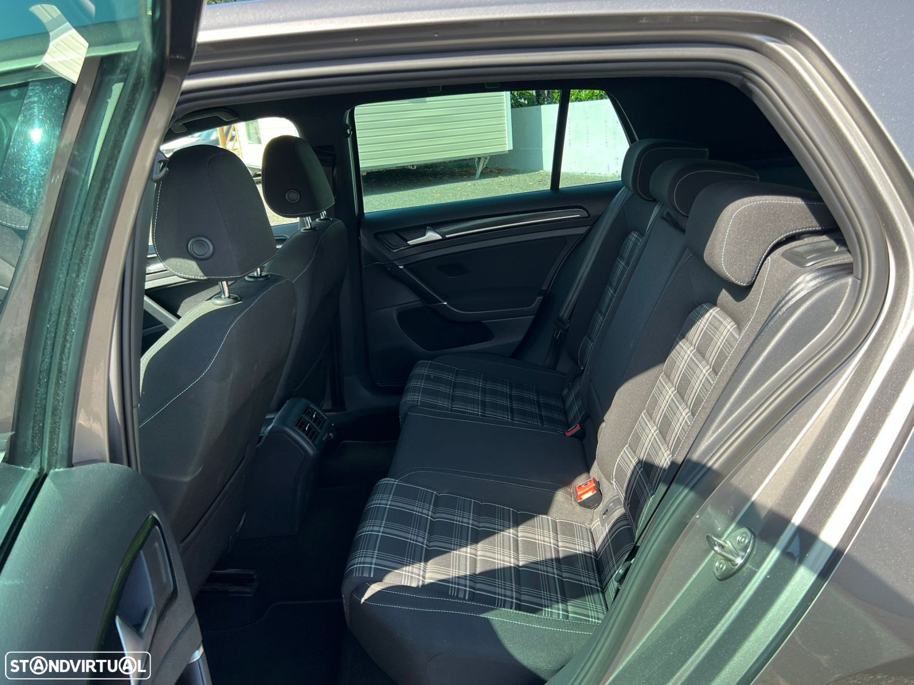 VW Golf 2.0 TDI GTD - 8