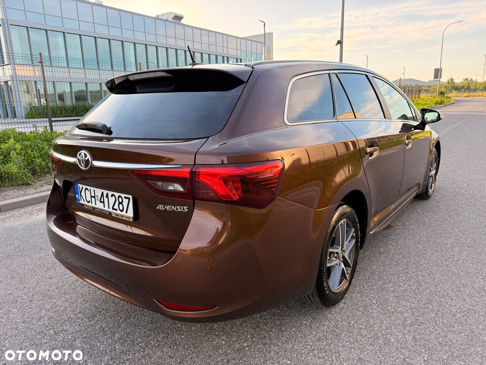 Toyota Avensis 1.8 Selection - 8