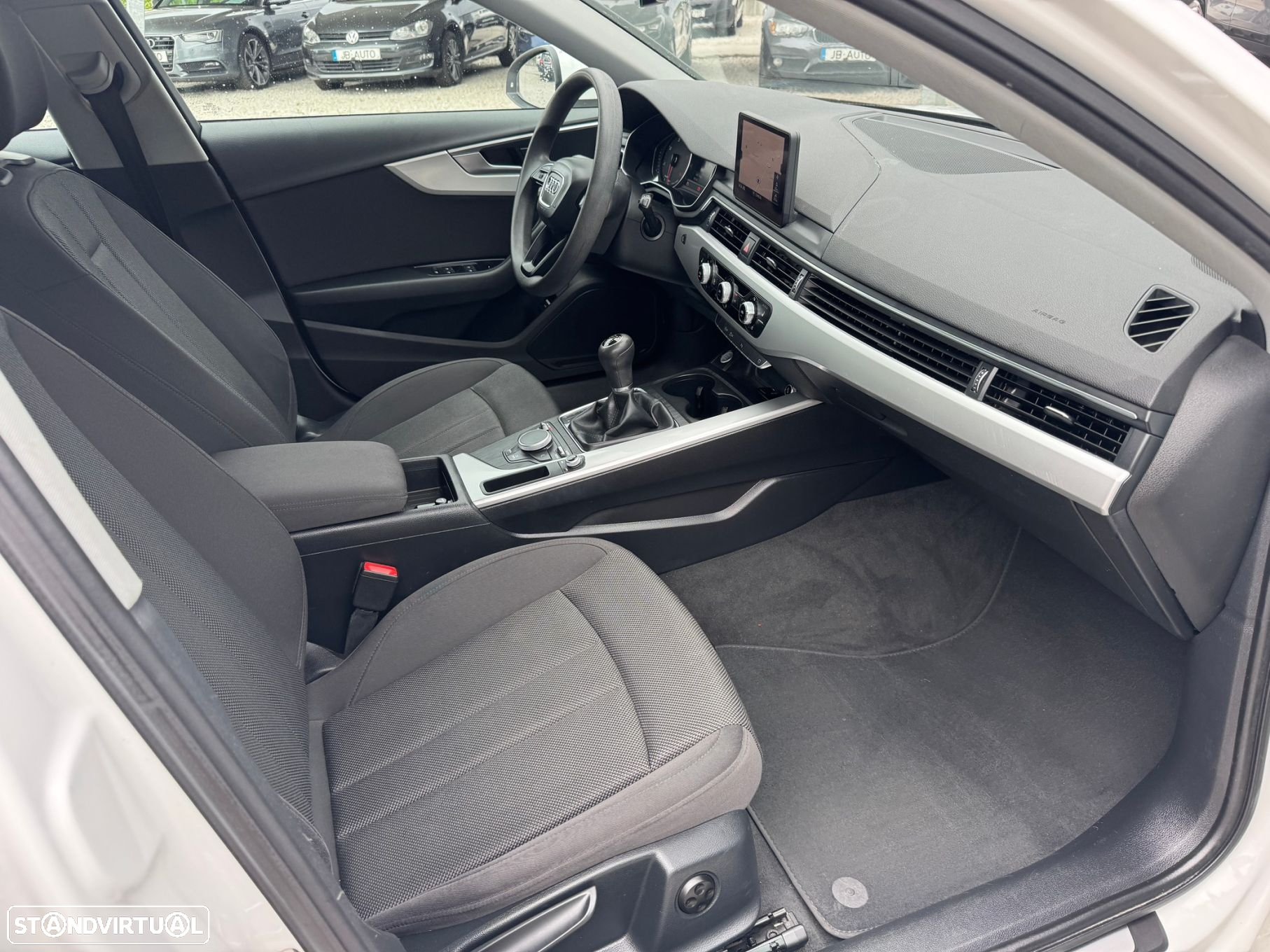 Audi A4 Avant 2.0 TDI - 10