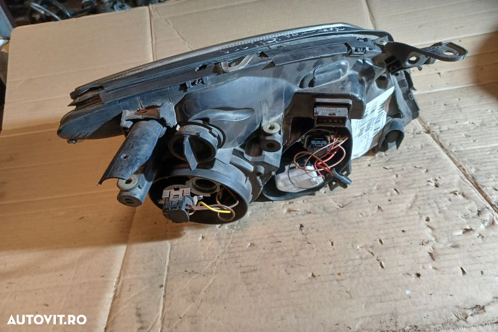 Far stanga Opel Vectra C  [din 2002 pana  2005] seria Sedan 4-usi 1.8 MT (122 hp) - 4