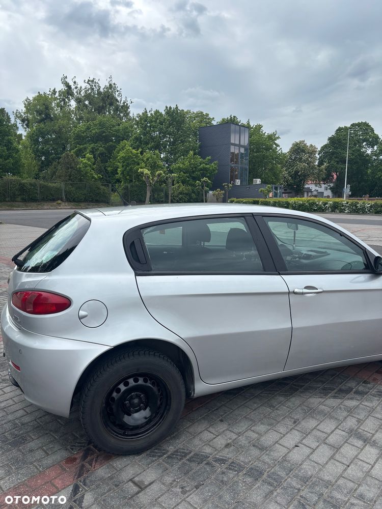 Alfa Romeo 147 1.9 JTD 8V Progression - 5