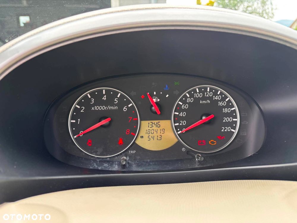 Nissan Micra 1.2 Visia + - 8