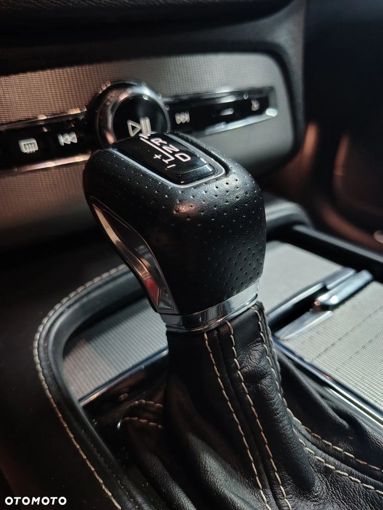 Volvo XC 90 T6 AWD Geartronic RDesign - 9