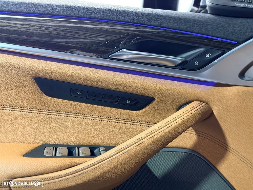 BMW 530 e iPerformance Line Luxury - 35